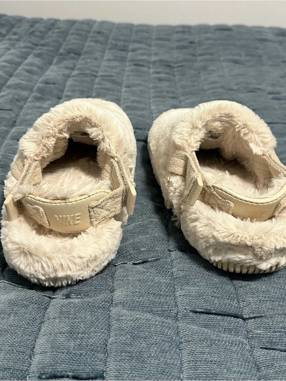 Nike Fuzzy Slide Calm Mules SE
